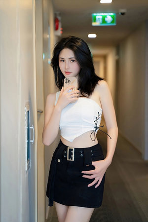 健身女神太过豪放引争议