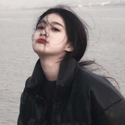 店主用牙咬开冻烤肠后售卖被指恶心