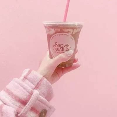 问题公司步步走低 130股市值不足20亿