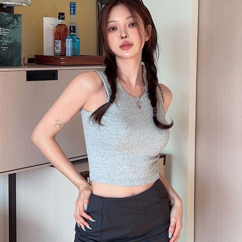 蔡徐坤惊喜亮相柳丝木品牌大会，诠释“生动在场”的生命力之美