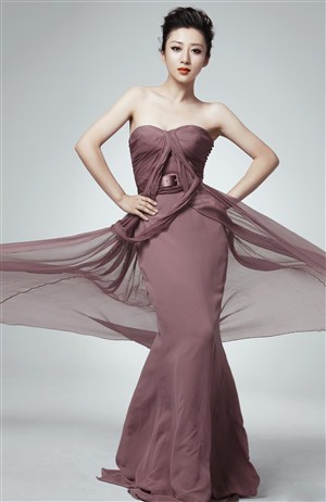 阿特斯股价连续5天下跌累计跌幅6.43%,汇添富基金旗下1只基金持200万股,浮亏损失198万元